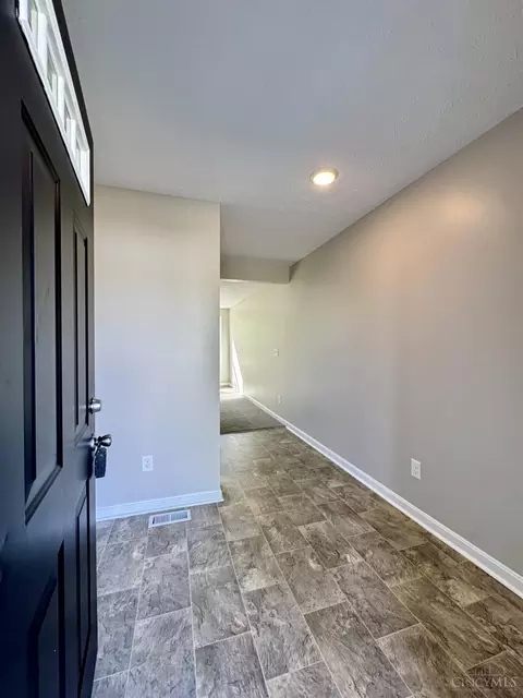 Entry Way - 2905 Pine Leaf Ct, Hamilton, OH 45013 photo 1 of 5
