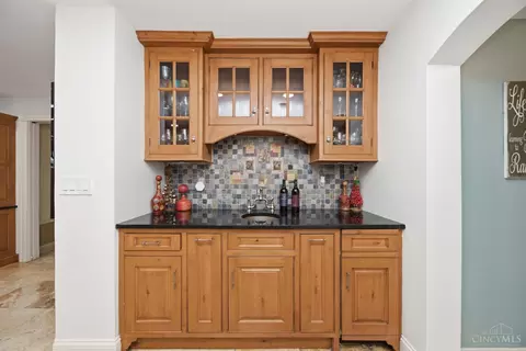 Kitchen - 7803 Ayers Rd, Cincinnati, OH 45255 photo 2 of 14