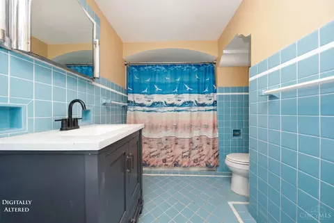 Bath - 7803 Ayers Rd, Cincinnati, OH 45255 photo 7 of 8