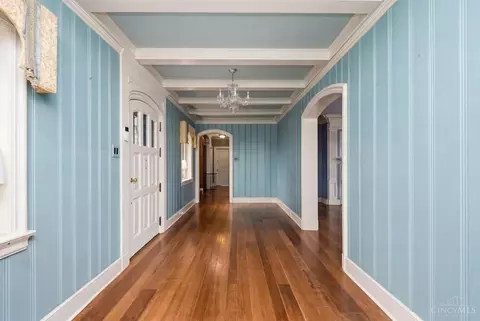 Entry Way - 7803 Ayers Rd, Cincinnati, OH 45255 photo 2 of 7