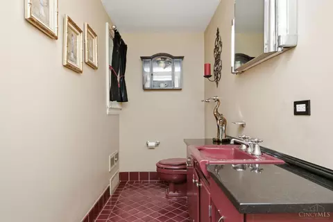 Bath - 7803 Ayers Rd, Cincinnati, OH 45255 photo 2 of 8