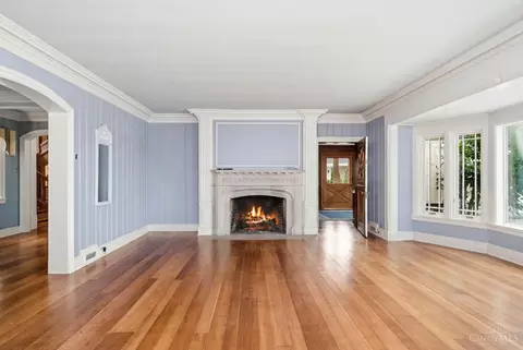 Living - 7803 Ayers Rd, Cincinnati, OH 45255 photo 3 of 9