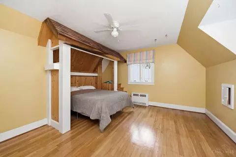 Bedroom - 7803 Ayers Rd, Cincinnati, OH 45255 photo 9 of 9