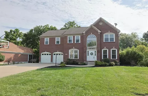 6058 Windy Hollow Ct, Loveland, OH 45140