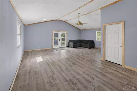 Living - 16103 Moon Rd, Mount Orab, OH 45154 photo 2 of 3