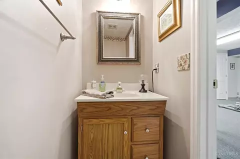 Bath - 680 Silverhedge Dr, Cincinnati, OH 45231 photo 11 of 11