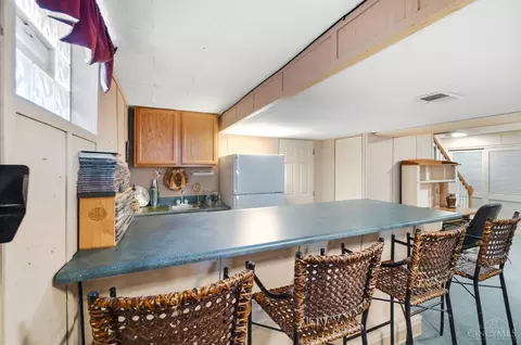 Kitchen - 680 Silverhedge Dr, Cincinnati, OH 45231 photo 7 of 7