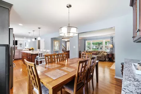 Dining - 680 Silverhedge Dr, Cincinnati, OH 45231 photo 3 of 3