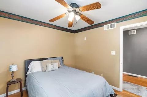 Bedroom - 680 Silverhedge Dr, Cincinnati, OH 45231 photo 8 of 10