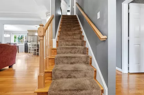 Entry Way - 680 Silverhedge Dr, Cincinnati, OH 45231 photo 5 of 7