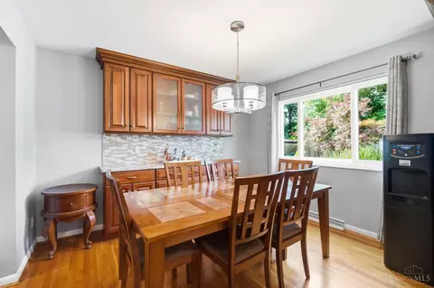 Dining - 680 Silverhedge Dr, Cincinnati, OH 45231 photo 1 of 3