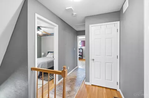 Entry Way - 680 Silverhedge Dr, Cincinnati, OH 45231 photo 6 of 7