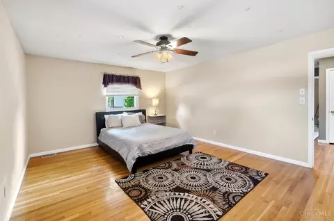 Bedroom - 680 Silverhedge Dr, Cincinnati, OH 45231 photo 4 of 10