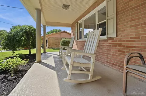 Exterior - 680 Silverhedge Dr, Cincinnati, OH 45231 photo 4 of 18