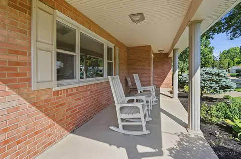Exterior - 680 Silverhedge Dr, Cincinnati, OH 45231 photo 5 of 18
