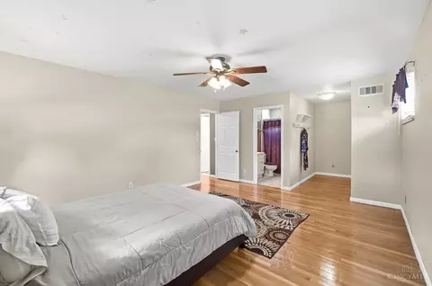Bedroom - 680 Silverhedge Dr, Cincinnati, OH 45231 photo 6 of 10