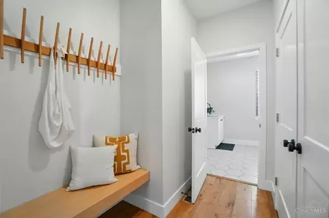 Entry Way - 4846 Myrtle Ave, Blue Ash, OH 45242 photo 3 of 6