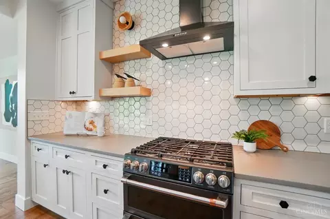 Kitchen - 4846 Myrtle Ave, Blue Ash, OH 45242 photo 7 of 7