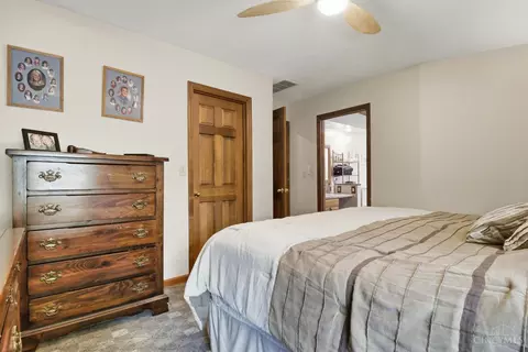 Bedroom - 4831 Klatte Rd, Cincinnati, OH 45244 photo 4 of 5