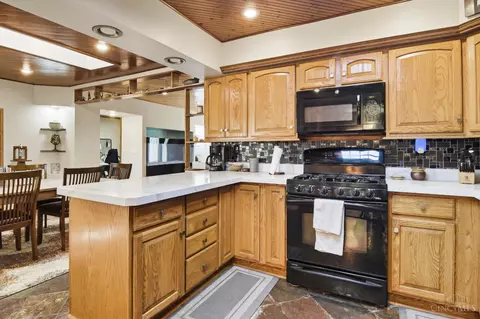 Kitchen - 4831 Klatte Rd, Cincinnati, OH 45244 photo 3 of 4
