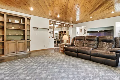 Living - 4831 Klatte Rd, Cincinnati, OH 45244 photo 3 of 3