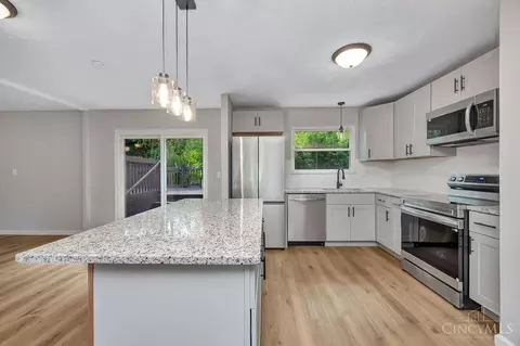 Kitchen - 10766 Shadowridge Ln, Cincinnati, OH 45240 photo 3 of 4