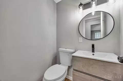 Bath - 10766 Shadowridge Ln, Cincinnati, OH 45240 photo 1 of 2
