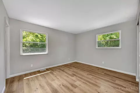 Bedroom - 10766 Shadowridge Ln, Cincinnati, OH 45240 photo 5 of 9