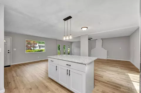 Living - 10766 Shadowridge Ln, Cincinnati, OH 45240 photo 8 of 11