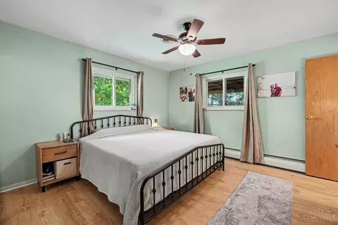 Bedroom - 6417 Mapleton Ave, Cincinnati, OH 45233 photo 2 of 5