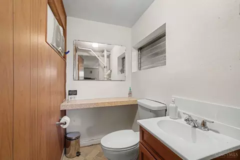 Bath - 6417 Mapleton Ave, Cincinnati, OH 45233 photo 3 of 3