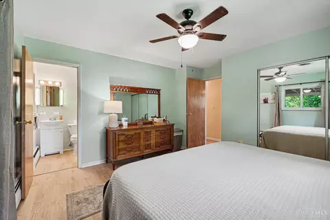 Bedroom - 6417 Mapleton Ave, Cincinnati, OH 45233 photo 3 of 5