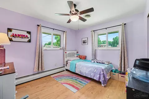 Bedroom - 6417 Mapleton Ave, Cincinnati, OH 45233 photo 4 of 5