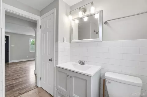 Bath - 3548 Eyrich Rd, Cincinnati, OH 45248 photo 2 of 4