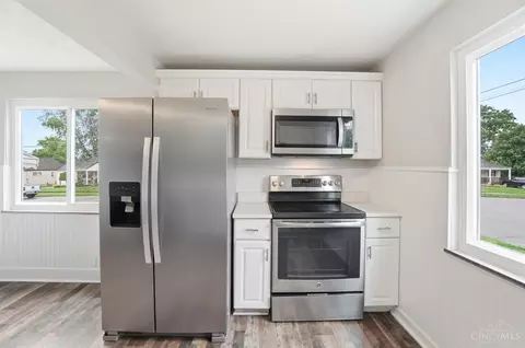 Kitchen - 3548 Eyrich Rd, Cincinnati, OH 45248 photo 3 of 4