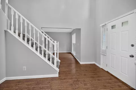 Entry Way - 2254 Candlemakers Ln, Maineville, OH 45039 photo 3 of 6