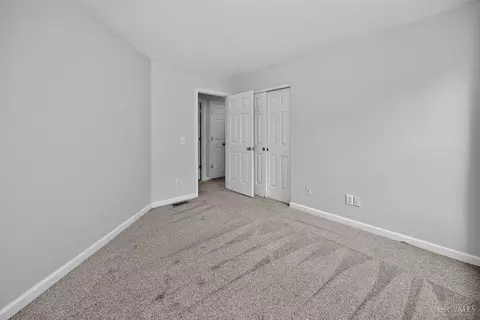 Bedroom - 2254 Candlemakers Ln, Maineville, OH 45039 photo 5 of 14