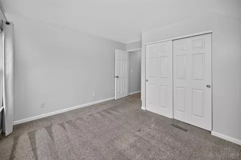 Bedroom - 2254 Candlemakers Ln, Maineville, OH 45039 photo 9 of 14