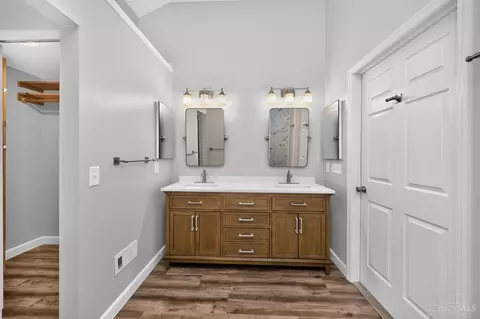 Bath - 2254 Candlemakers Ln, Maineville, OH 45039 photo 4 of 9