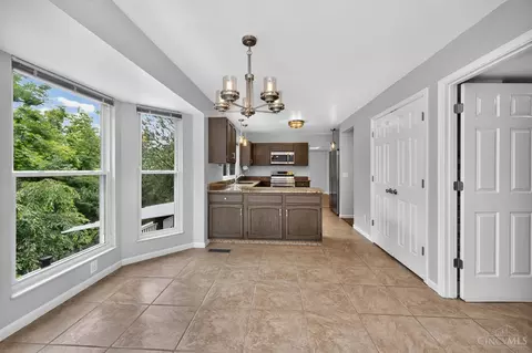 Entry Way - 2254 Candlemakers Ln, Maineville, OH 45039 photo 5 of 6