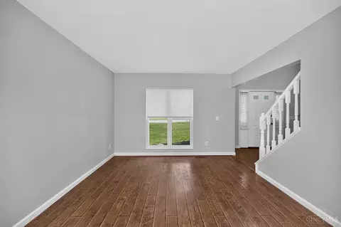 Living - 2254 Candlemakers Ln, Maineville, OH 45039 photo 3 of 7
