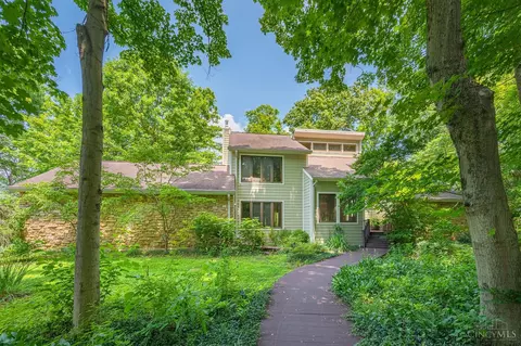 7 Laurelwood Dr, Milford, OH 45150