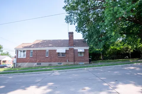 6402 Stover Ave, Golf Manor, OH 45237 photo 2