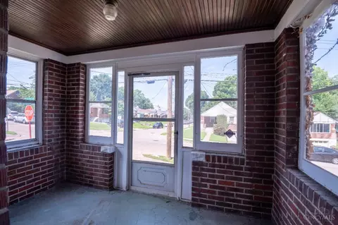 6402 Stover Ave, Golf Manor, OH 45237 photo 4