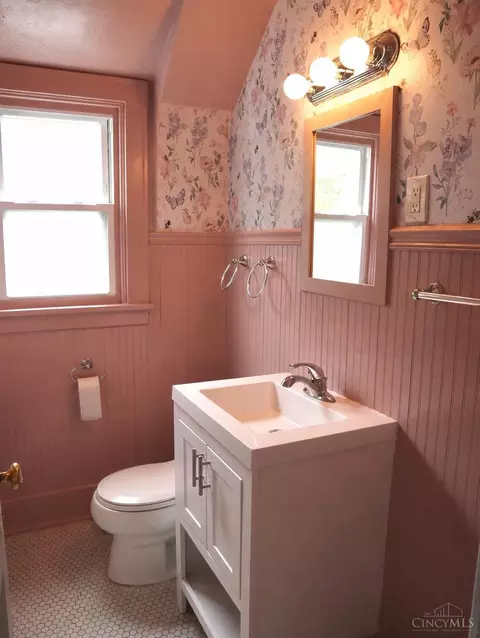 Bath - 3616 Madison Rd, Cincinnati, OH 45209 photo 2 of 4