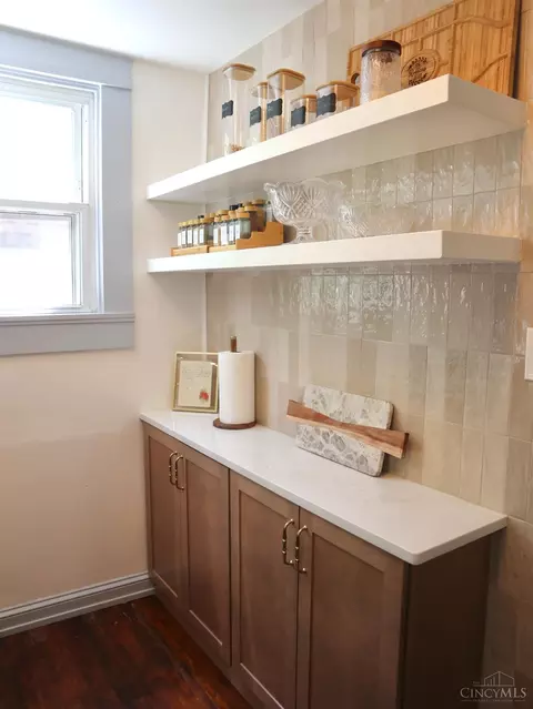Kitchen - 3616 Madison Rd, Cincinnati, OH 45209 photo 4 of 5