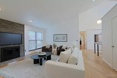 Living - 4489 Chesswick Dr, Blue Ash, OH 45242 photo 2 of 7