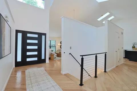Entry Way - 4489 Chesswick Dr, Blue Ash, OH 45242 photo 2 of 3