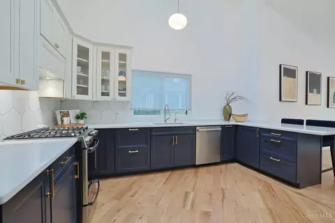 Kitchen - 4489 Chesswick Dr, Blue Ash, OH 45242 photo 4 of 5