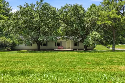 3513 Franklin Rd, Felicity, OH 45120